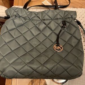 Micheal kors quilted shoulder bag